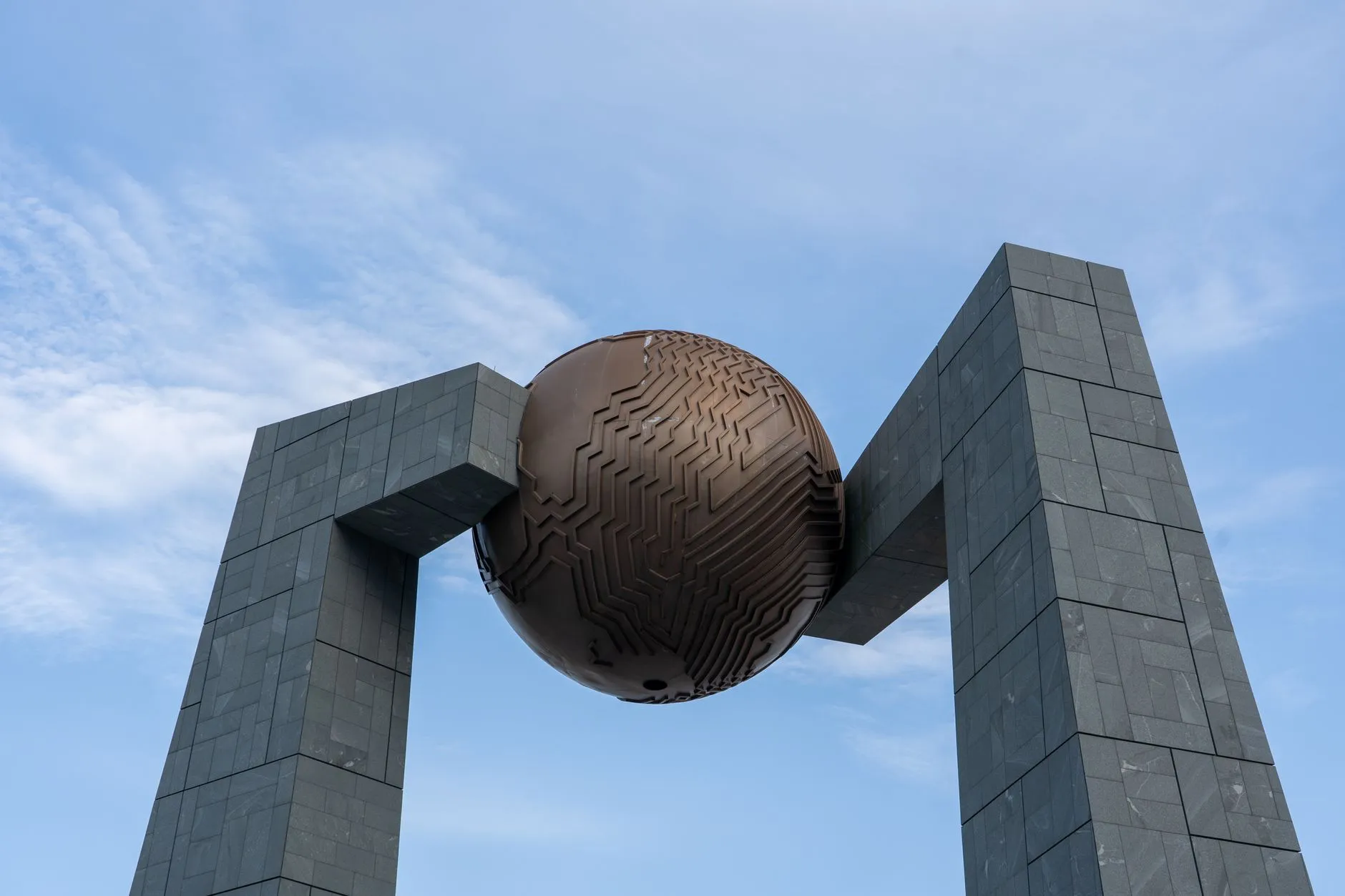 从概念到落地：上海抒琥广告画册制作与包装设计实战案例