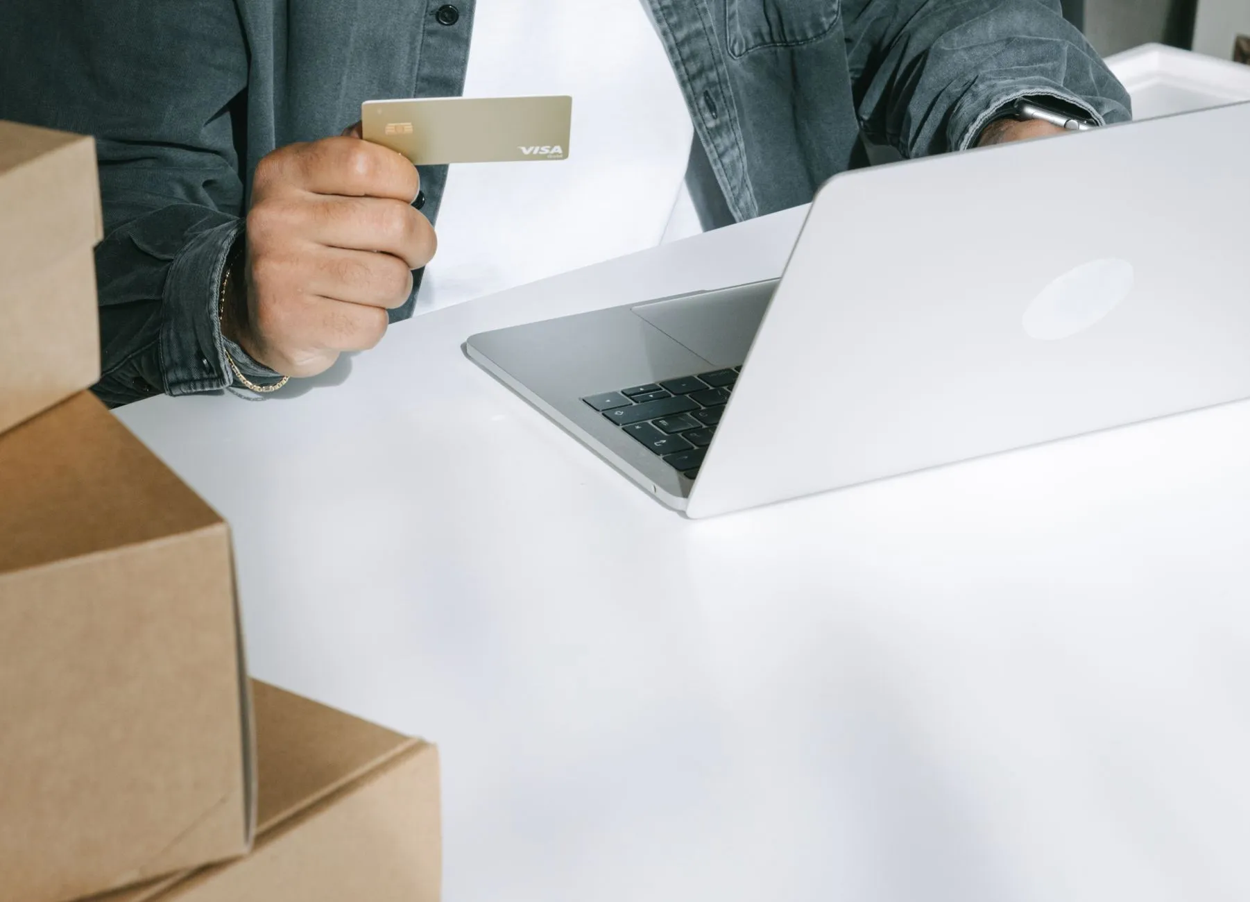 企业品牌VI设计常见误区与专业策划方案优化建议